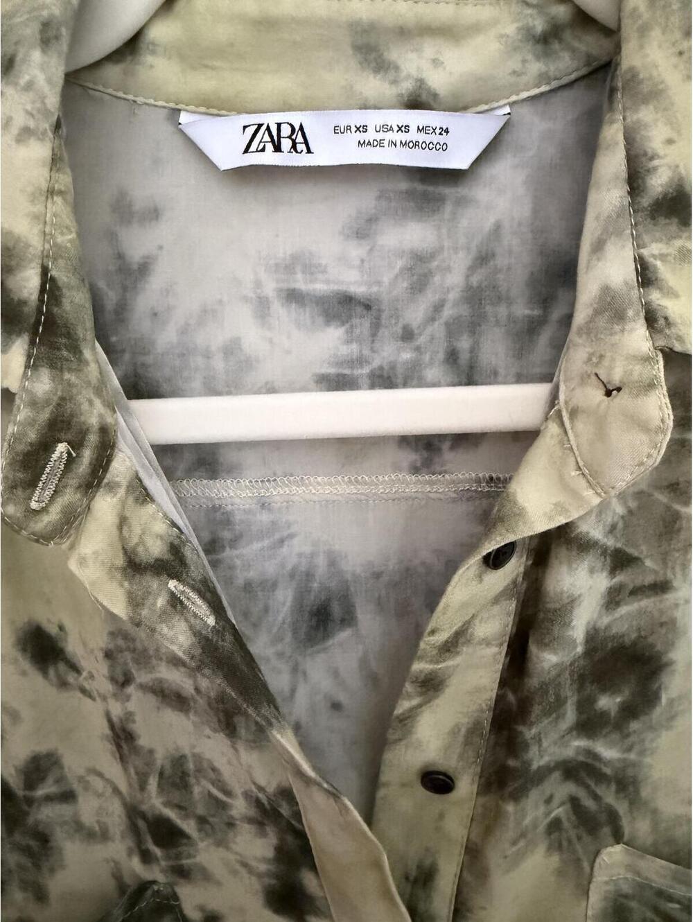 XS Zara 100% Viscose Button-down - Picture 2 of 4